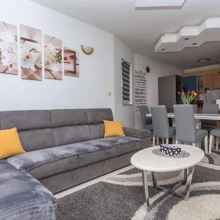 Apartment Matko Makarska