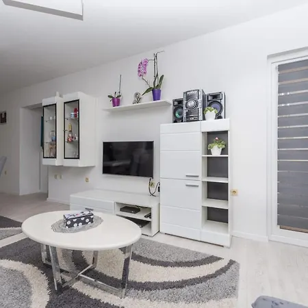 Matko Apartment *